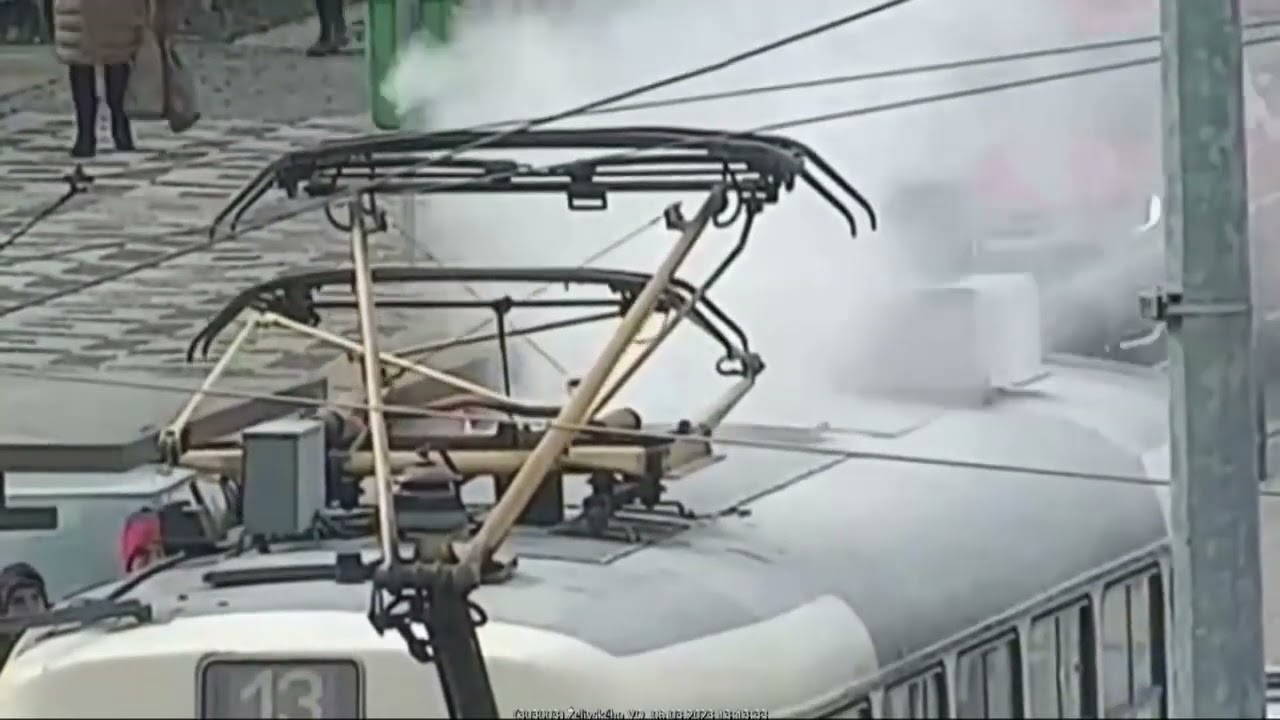 Tramvaj v Praze začala hořet za jízdy