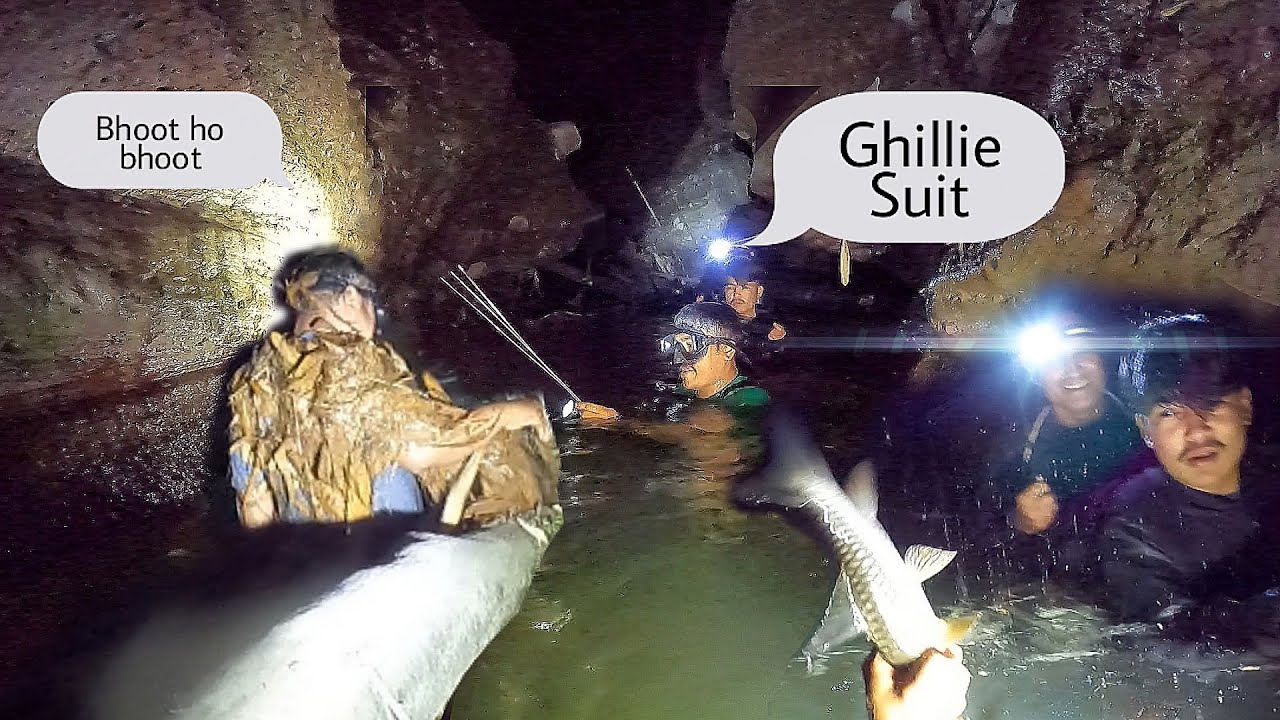 Spearfishing with friends in strong currents using a rope for safety. The fishing lots of fun .
