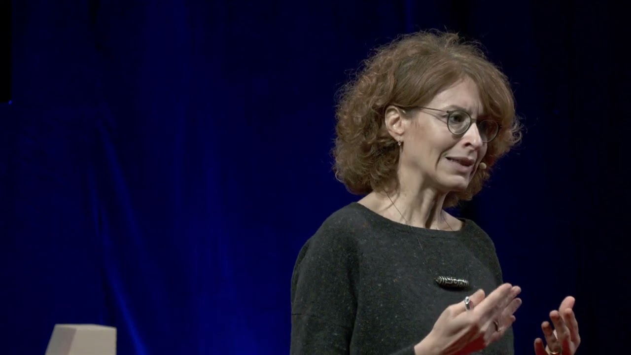 La guerra è una scelta, eliminarla non è un’utopia | Simonetta Gola | TEDxMantova