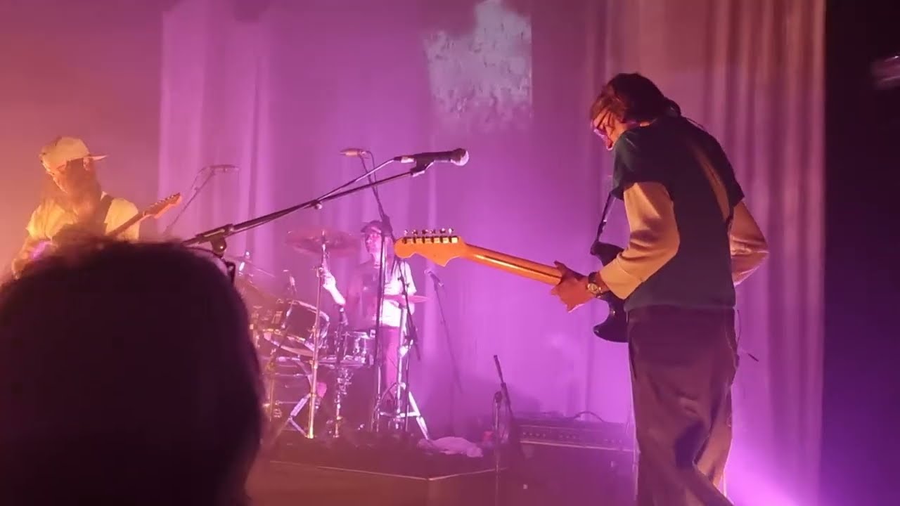DIIV - Bent (Roi's Song) live 4K @ Zorlu PSM  %100 Studio