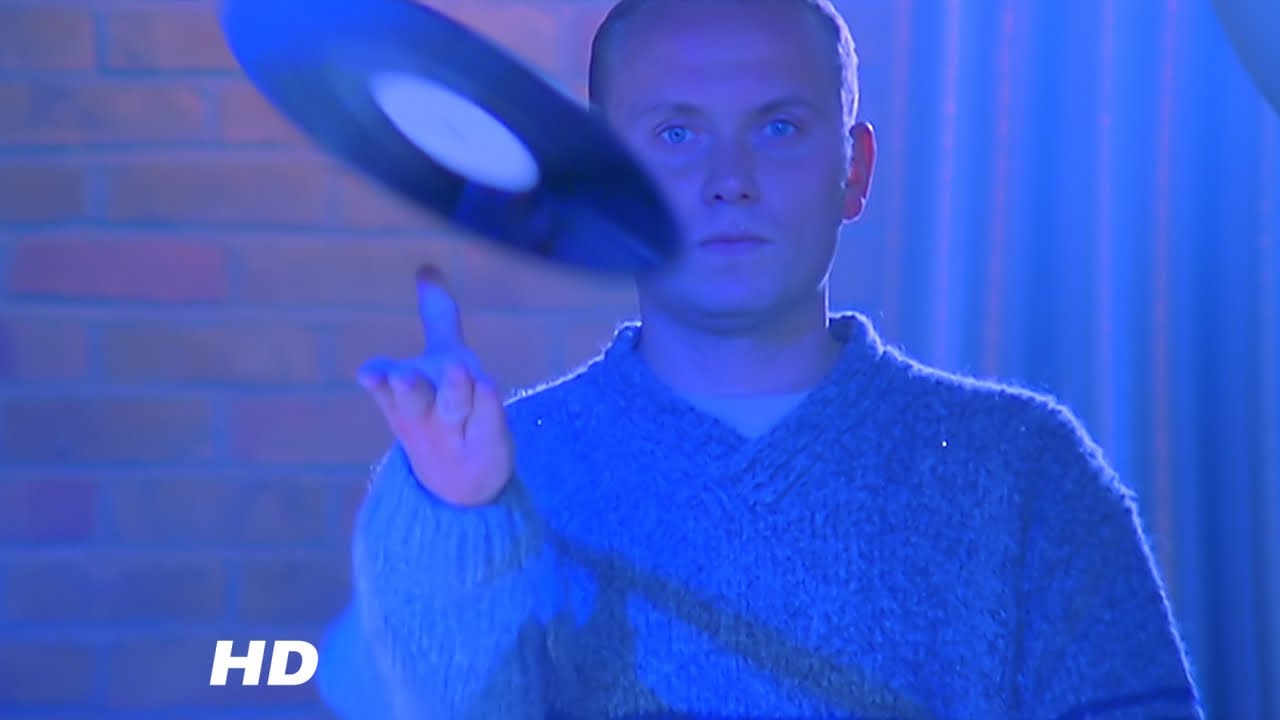 Artful Dodger feat. Craig David - Re-Rewind (The Crowd Say Bo Selecta) (Official HD Music Video)