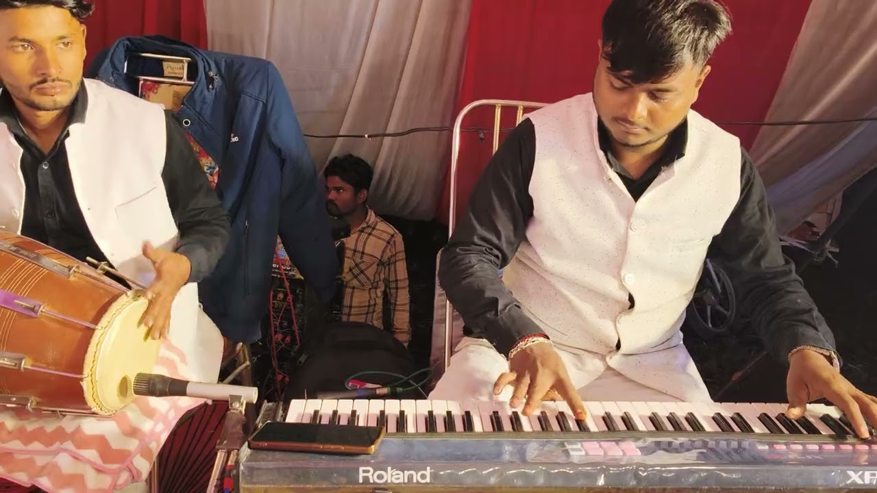 इतना अच्छा बजाते हैं भाई लोग#स्टेज प्रोग्राम #ramjeet yadav kajal dubey #reels #viralvideo 