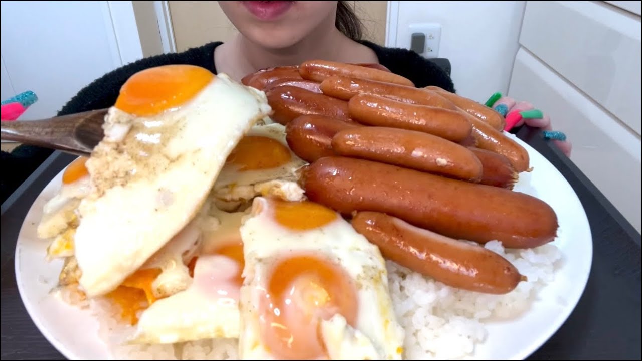【ASMR，咀嚼音】Fried Eggs and Wiener Sausage Rice Bowl！目玉焼きとウィンナーソーセージ丼！