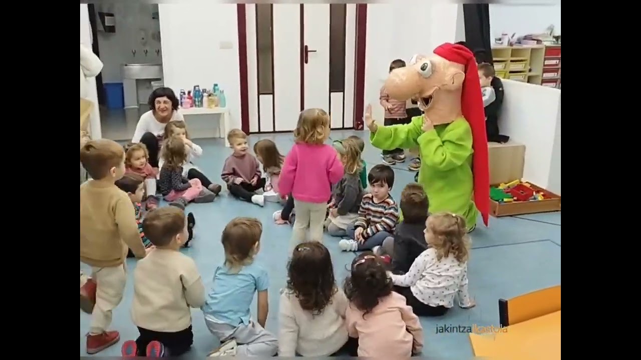Argitxoren bisita izan dute HHko 3 urteko ikasleak