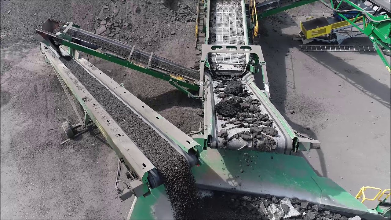 McCloskey I54 - R230 /  Recyclage d'asphalte - Recycling Asphalt