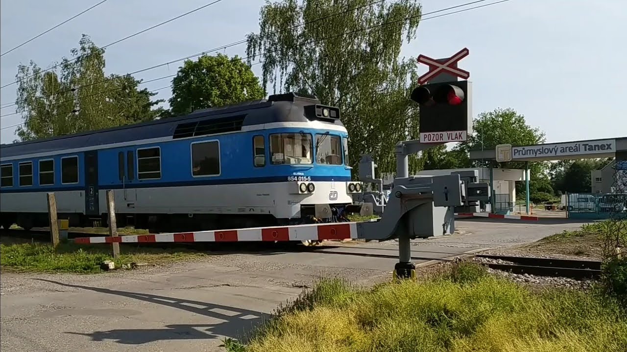 železniční přejezd (AŽD 71) Třebechovice pod Orebem [2] - 26.5.2019 / Czech Railroad Crossing
