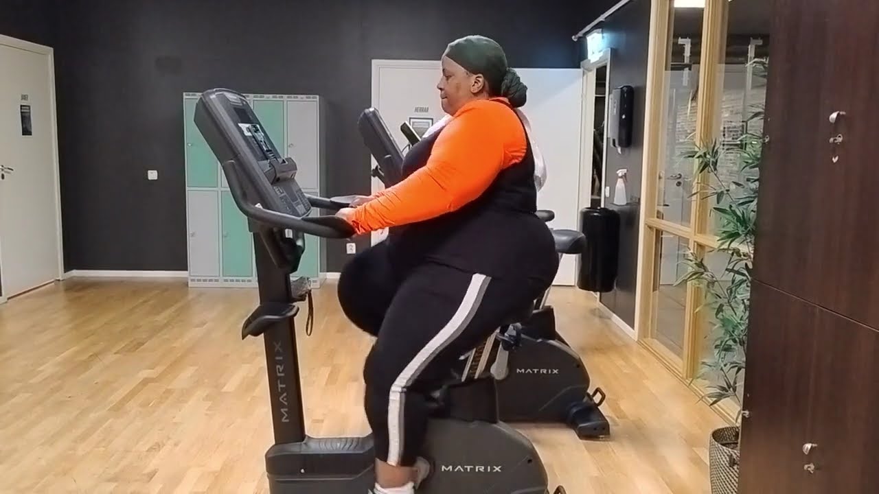 First time in a GYM after 20 years of struggling with weight | VLOG