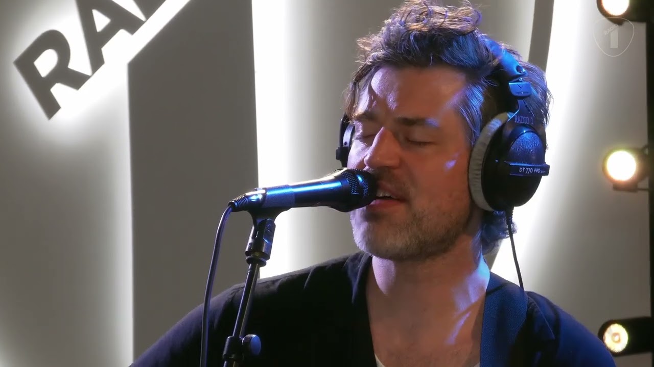 J  Bernardt - Taxi (Live@vrtradio1be Ayco)