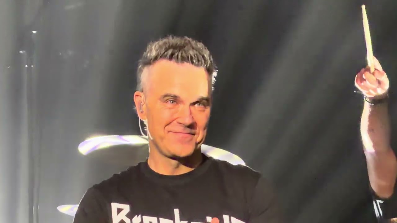 Robbie Williams- Angels - Live At Liverpool Olympia- 06/02/26