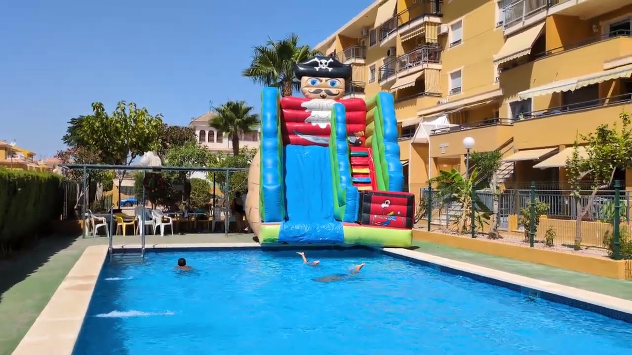 Toboganes para piscina