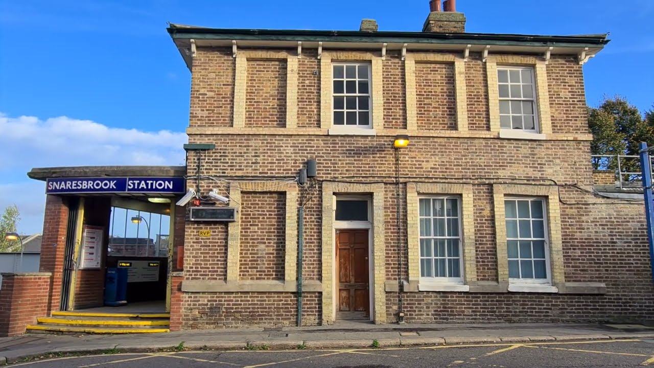 SNARESBROOK Underground Station (2022)