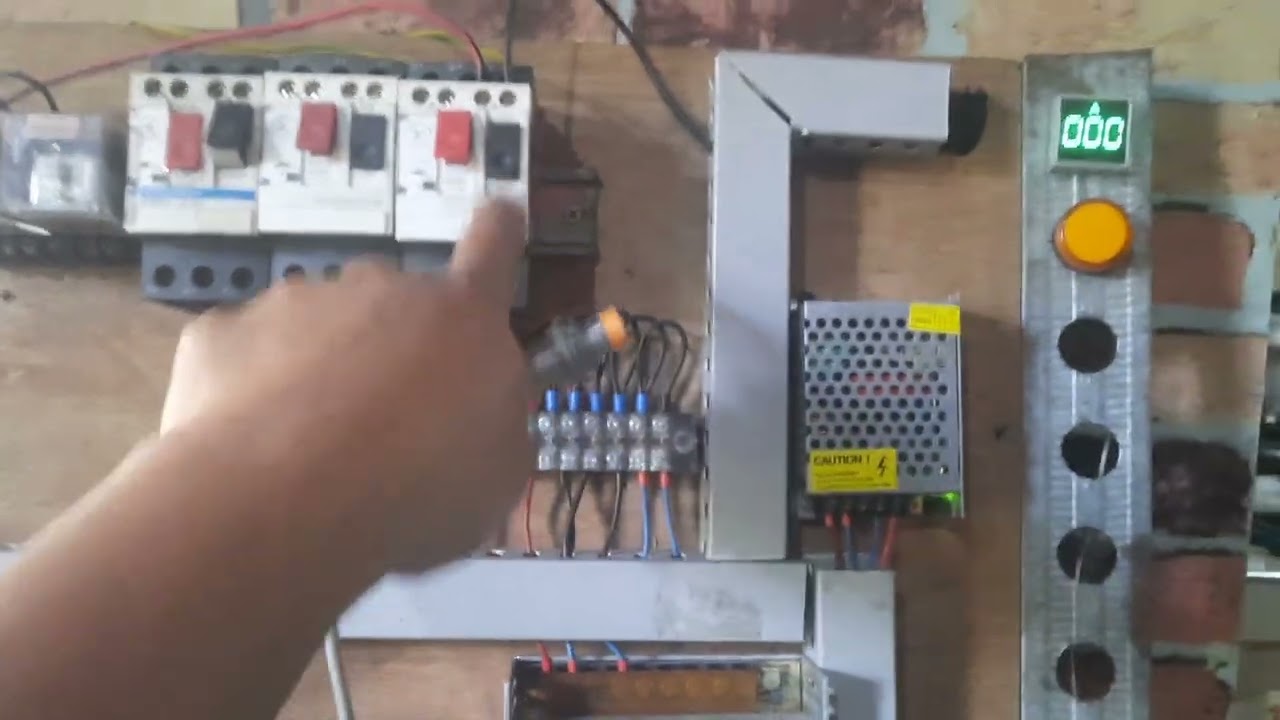 Automatic/Manual control for water tank..