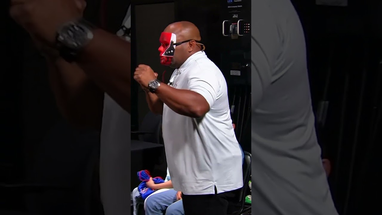 Daniel Cormier x Poaton??? 😂 