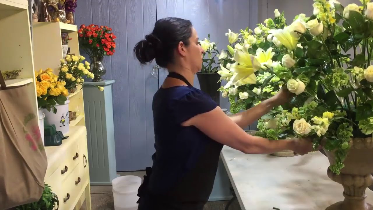 Como hacer arreglos de flores para altar