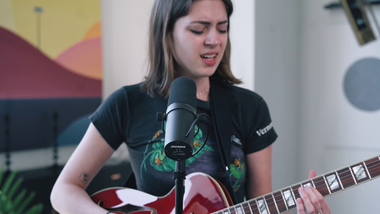 Lizzy McAlpine - Lady in Blue | Pickup Live Session