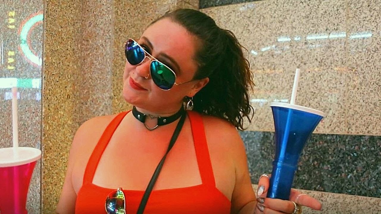 Drinking On The Fremont Street Experience With All The Bars Closed | Fremont Friday