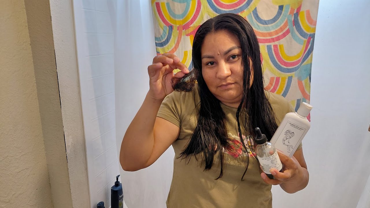 Provando un shampoo 100% natural para la caída del cabello 