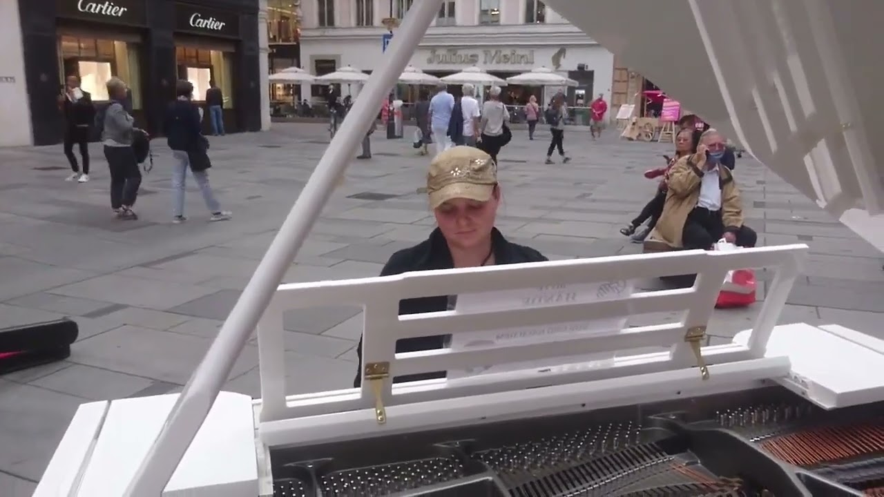 😇PUBLIC Street Piano! 🎹 🎶