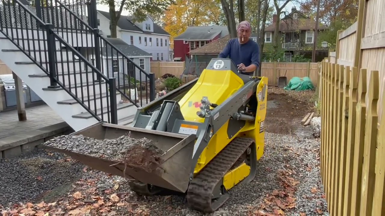 Wacker Neuson SM100 on the scene with hardscape installation