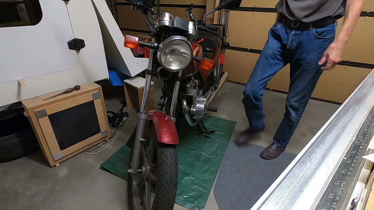 Honda CB250 Oil Change & Level Check