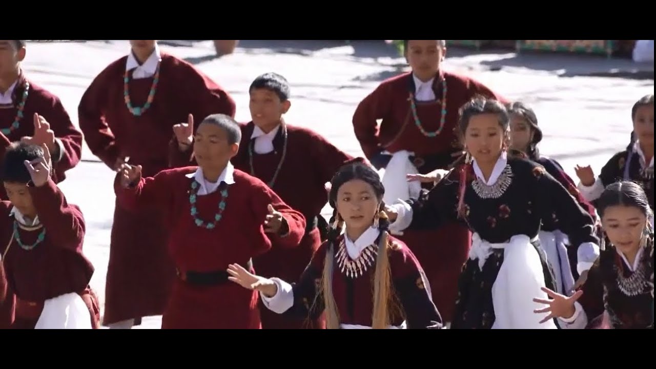 Jamyang School khaltse, Students performing on a Dance Song. OVC : OHHDL 🙏