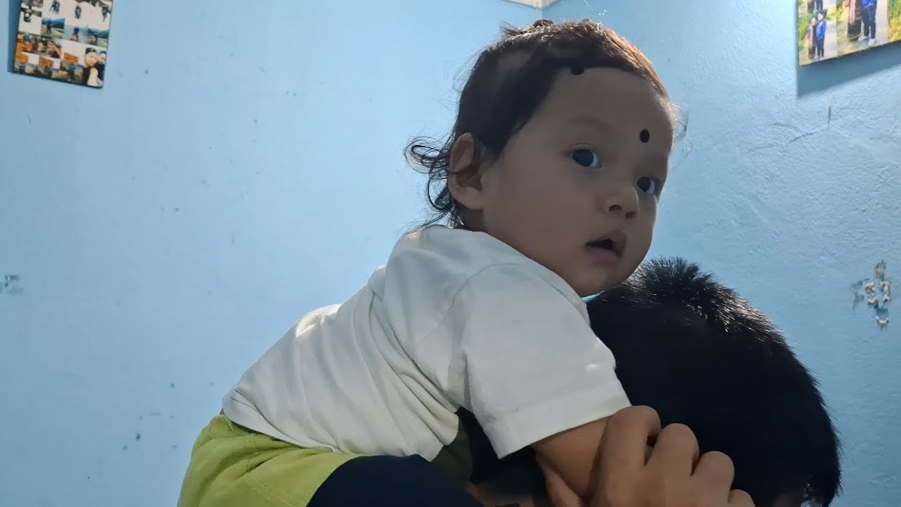 Monkey 🐒 jaise baitna hai isko 😂👶 #babylaugh #babysmile #happybaby #littlebaby #babyigominivlog 