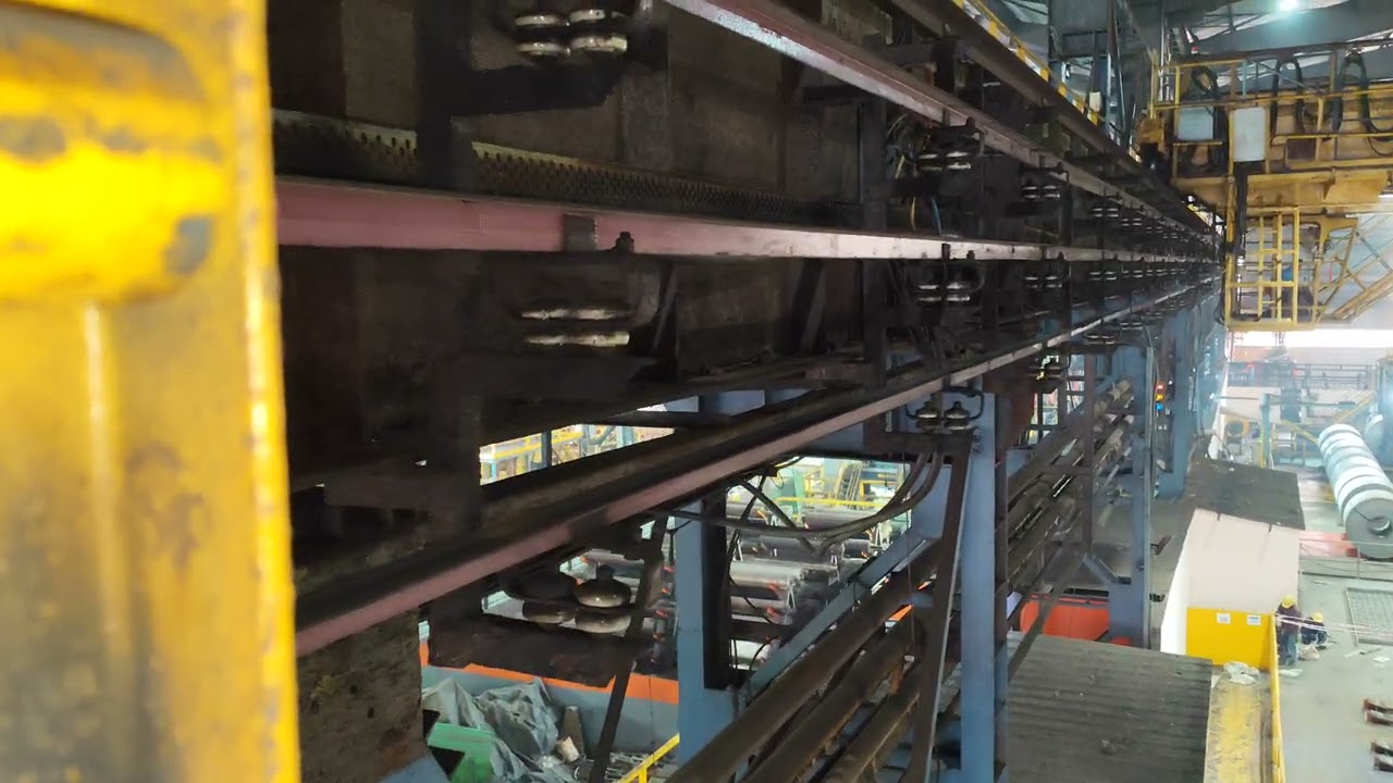 Heavy eot crane runway girder cleaning