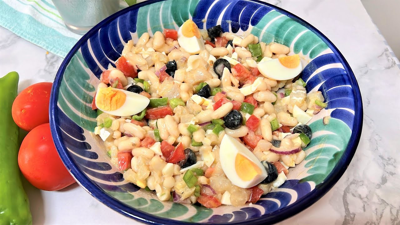 Ensalada de legumbres (judías blancas) y bacalao, refrescante y deliciosa, además de fácil!