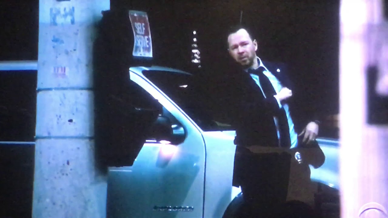 Blue Bloods 9x15: Danny shoots a suspect after he tries to stab Danny