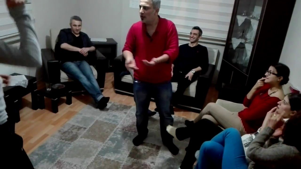 yüzük kimde oyunu. YAĞLI KAYIŞ