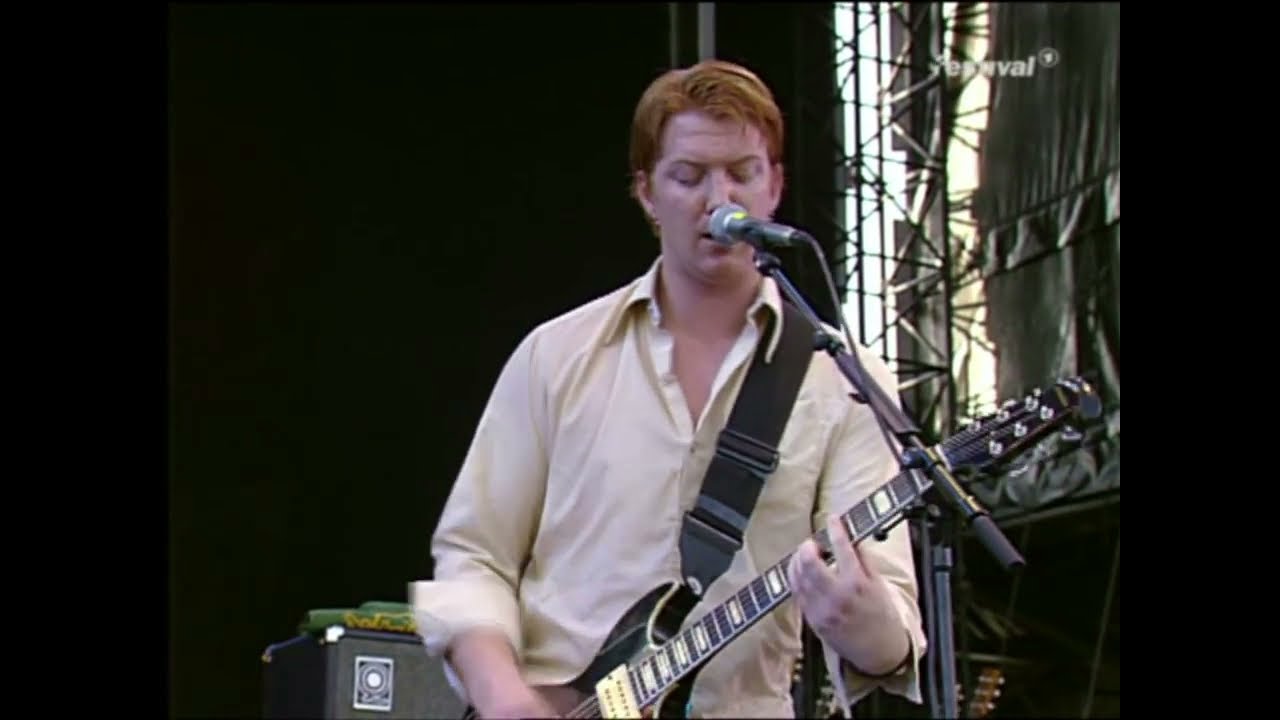 REGULAR JONH LIVE   QOTSA BIZARRE 2001