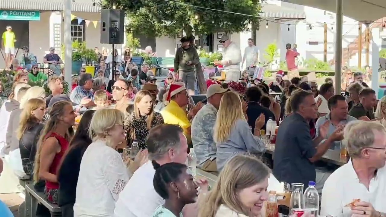 BIG CHRISTMAS AFRICA @ caf&eacute; Roux