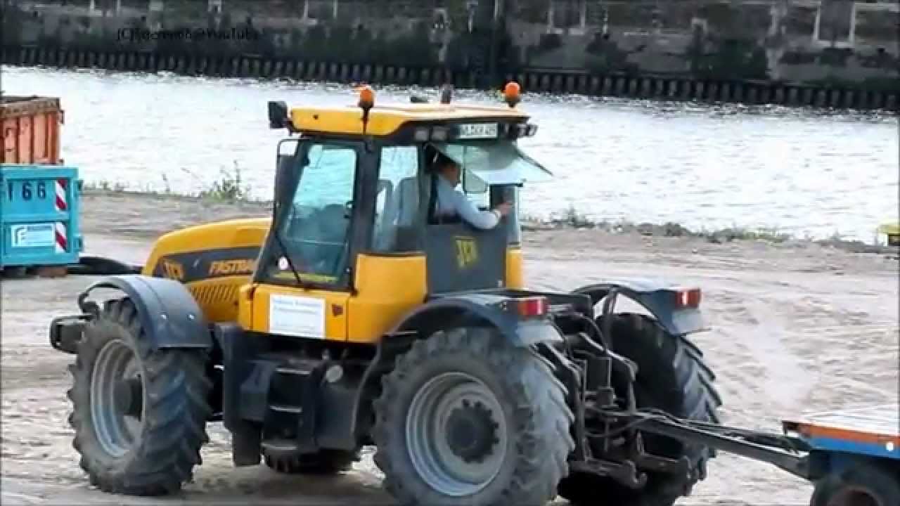 Verladung eines Silos auf Trecker JCB FASTRAC 3185