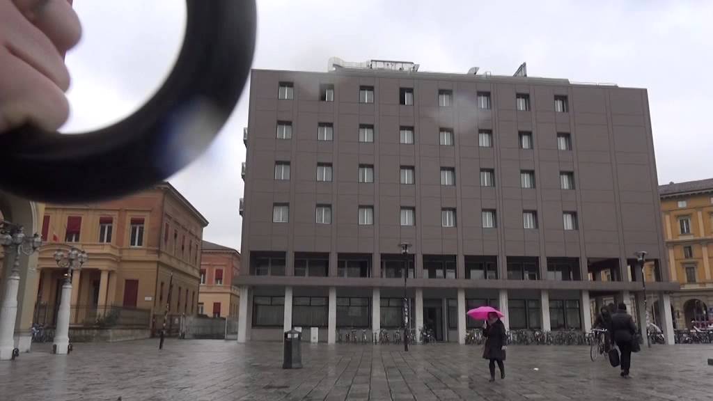 Lavoratrici pulizie hotel 8 marzo 2016 Ambra Notari per L'Aria che tira La7