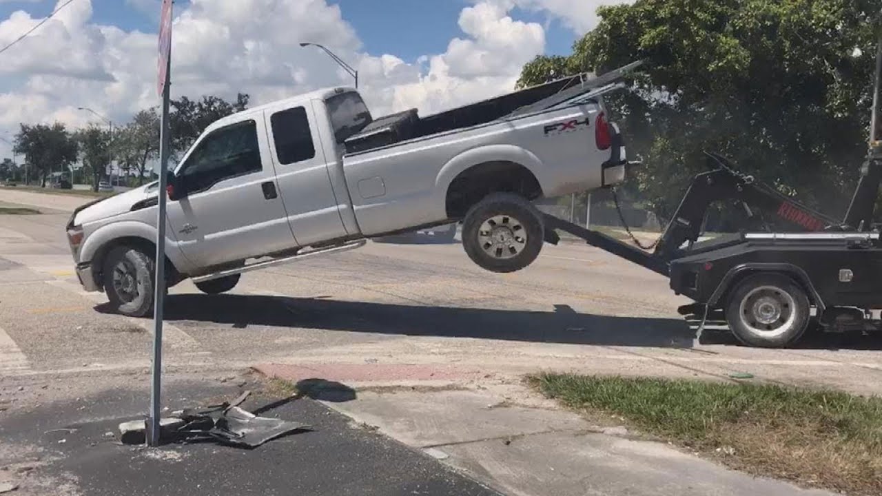 r/Prorevenge Jerks Parked On My Land, So I Towed ALL Their Cars! 😈