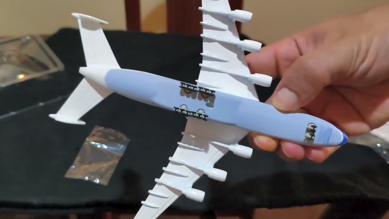 UNBOXING y Review del avión ANTONOV AN-225, Escala 1:400 de metal