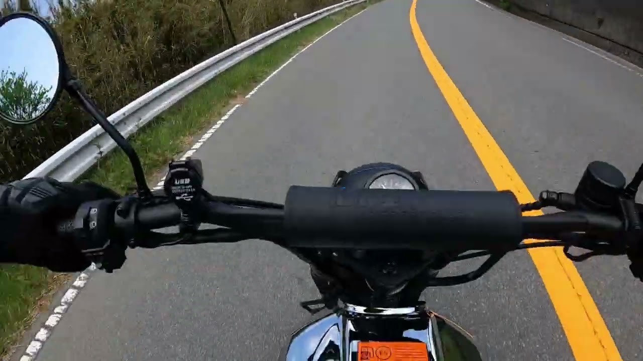 モトエスちゃんねる　ＦＥＬＳＢＵＲＧ １２５ＸＣに乗ってみた！