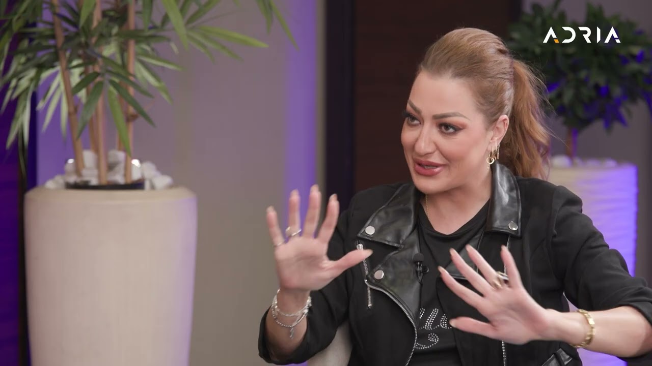 SANDRA REŠIĆ: Pevala sam ispod stola, dok su parovi imali intiman odnos na stolu!