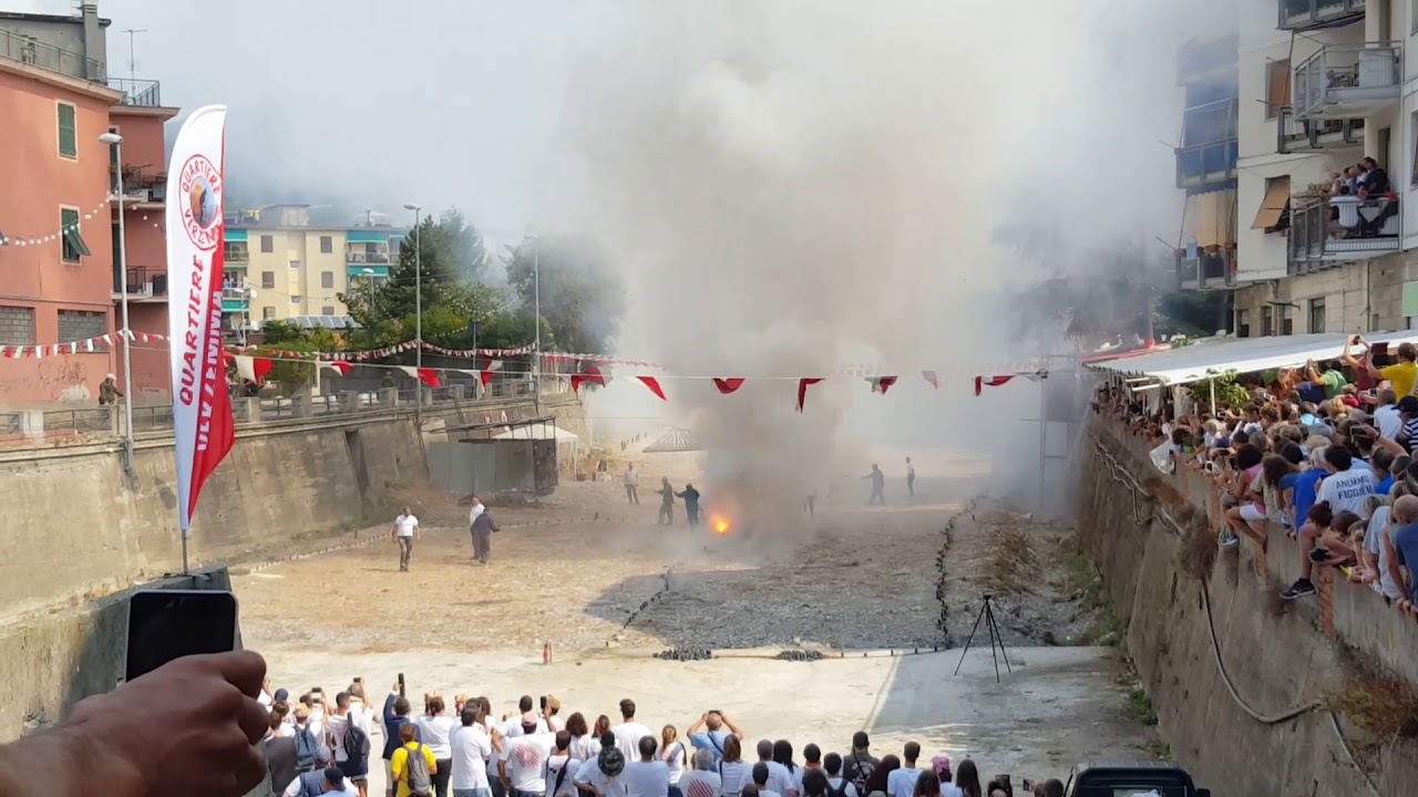 Sagra del Fuoco Recco  -  Sparata Quartiere Verzemma