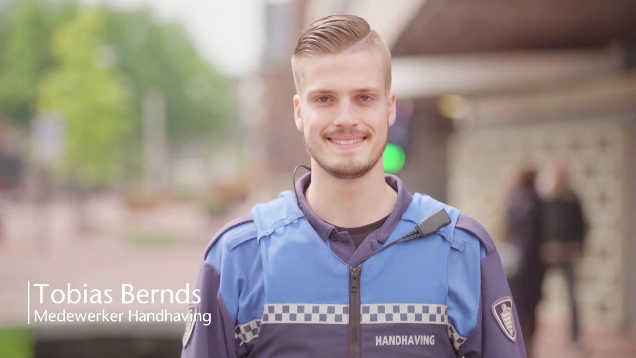 Waarom is werken voor Arnhem zo leuk? Medewerker handhaving Tobias Bernds neemt je mee op pad