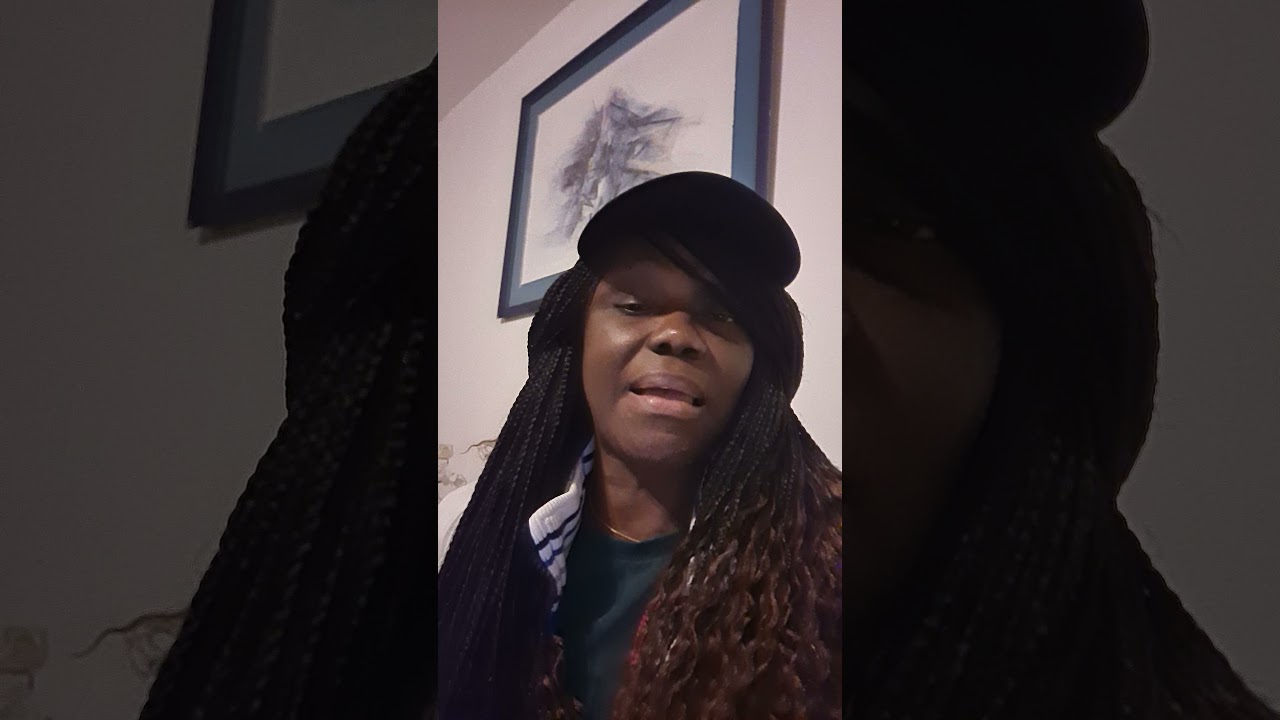 Un homme de Dieu intercède pour Emmanuelle Kéïta.
