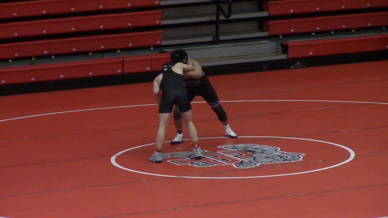 Crown Point Regional 2026: 132lbs Buikema (HC) vs Ivankovig (LP)
