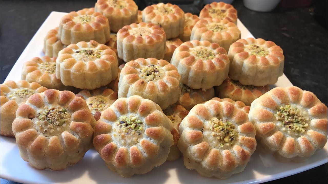 معمول السميد بحشوة الفستق الحلبي والجوز بمقادير ناجحة وطعم رائع
 (Ma’moul (Arabic dessert