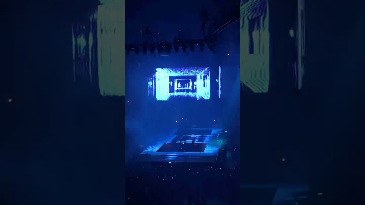 Billie Eilish - CHIHIRO (Opening Act for HMHAS live in Quebec City)
