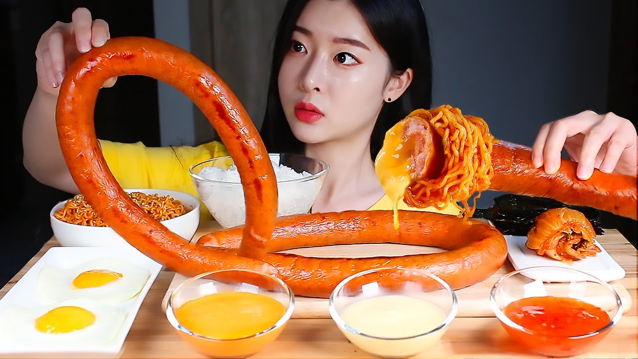 ASMR В два раза крупнее гигантская колбаса Кильбаса 💦 Пряная лапша Бибим и рис на пару ❤️ MUKBANG