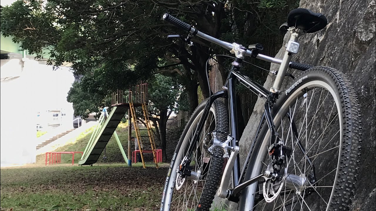 街乗りでマウンテンバイクのテストライド。久しぶりのフルリジットで路面を楽しむ。