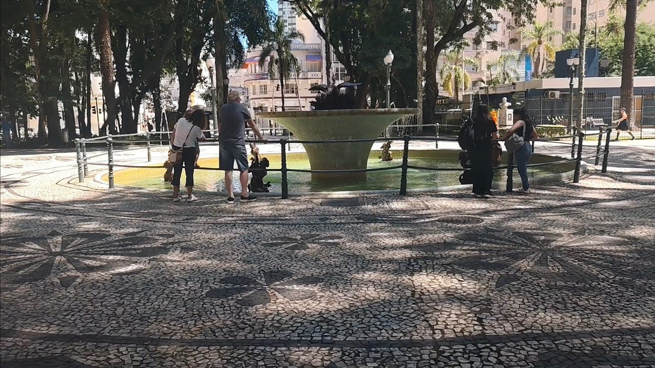 Walking in Curitiba ( Parana / Brazil ) 5 March 