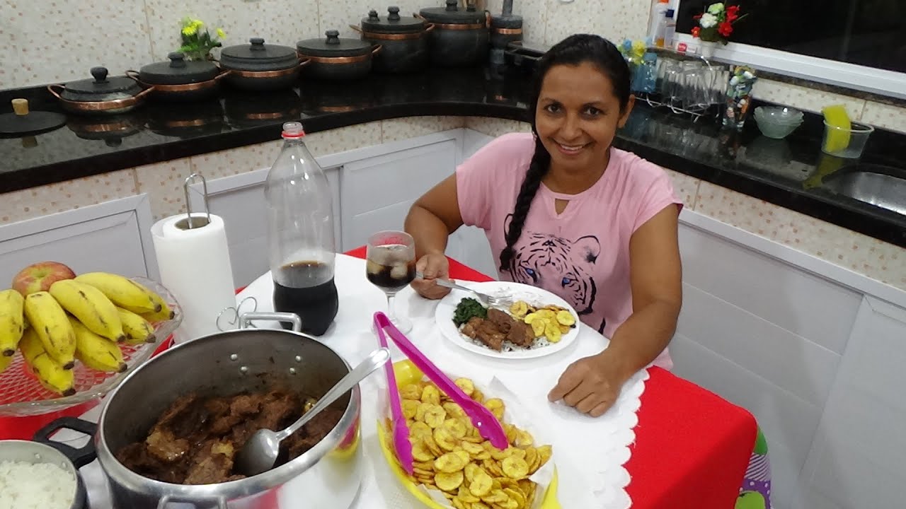CHIPS DE BANANA- TAIOBA E CARNE ASSADA DE PANELA