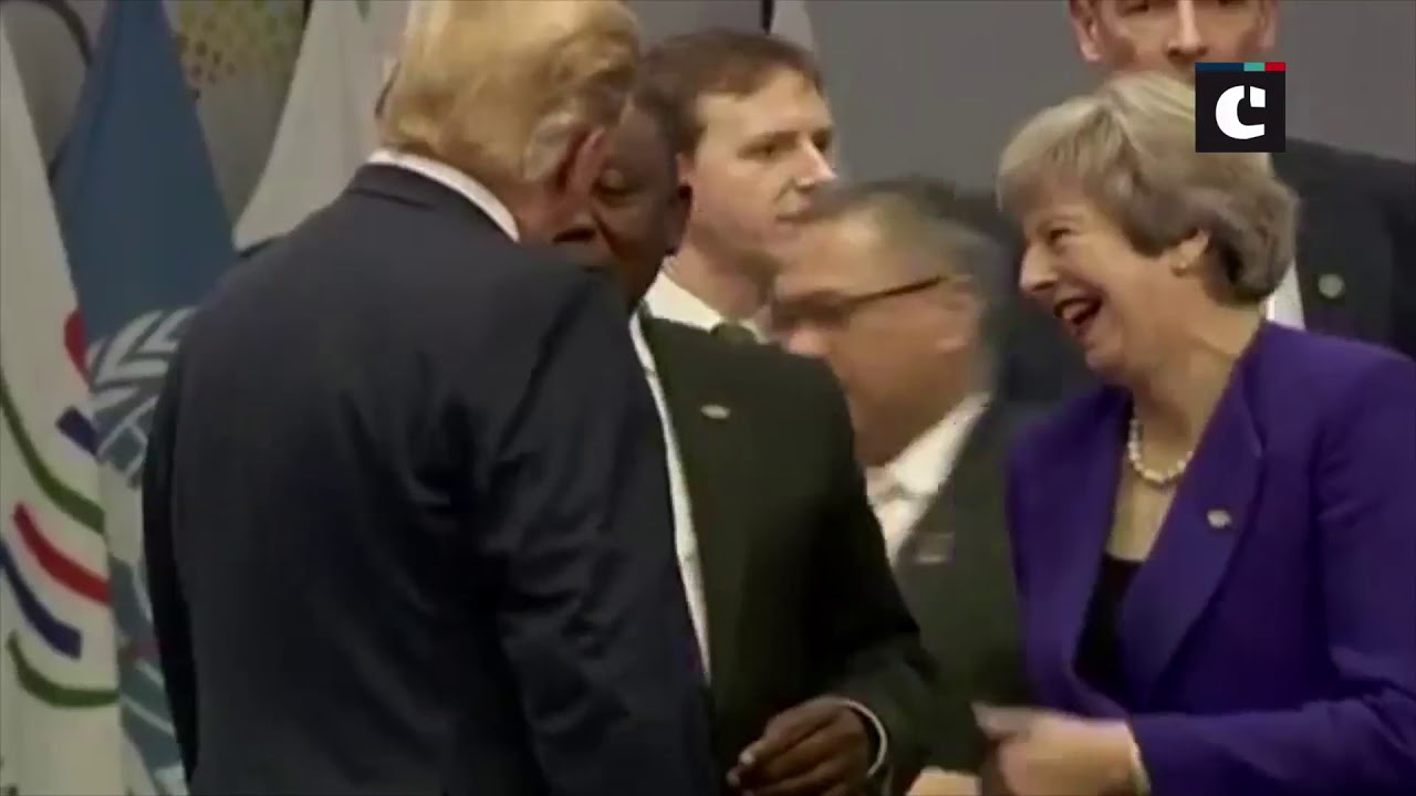 G20 leaders pose for family photograph
