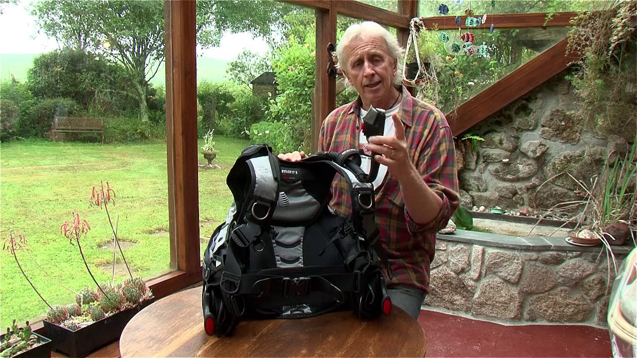 Scuba Diving Equipment Review: Mares Dragon BCD